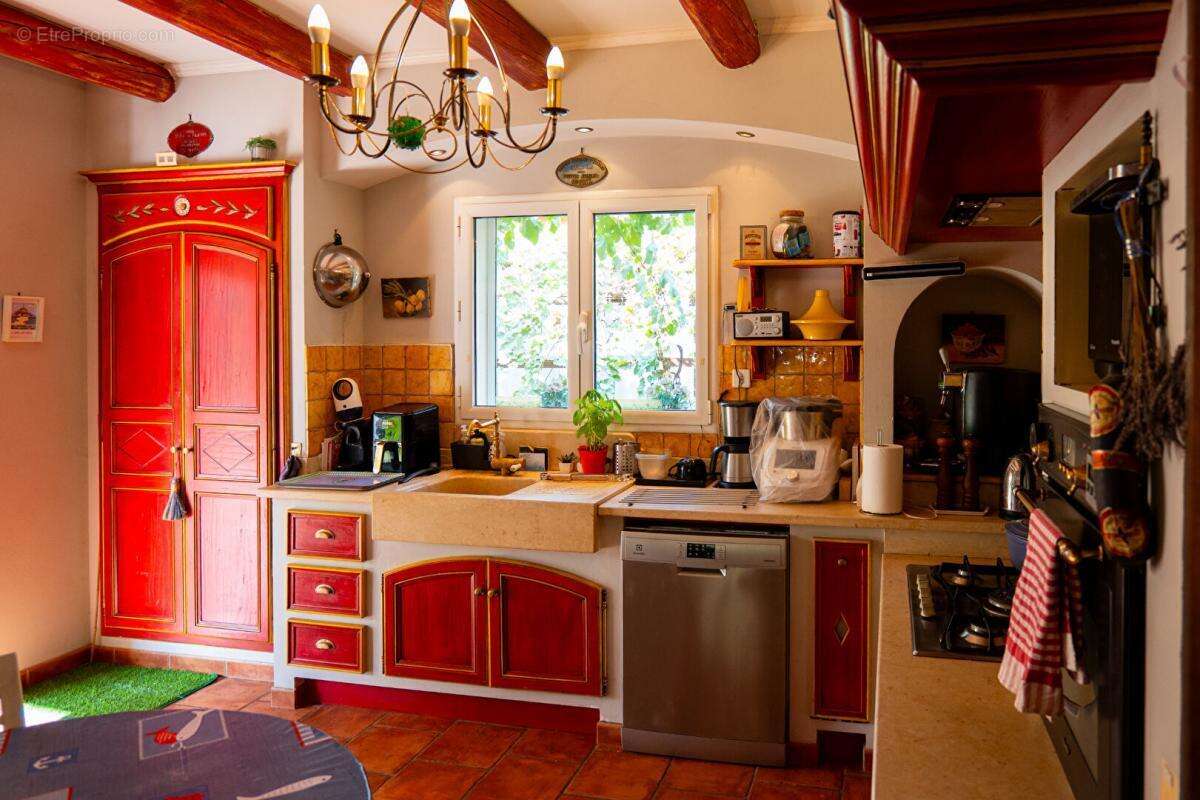 Maison à MONTBOUCHER-SUR-JABRON