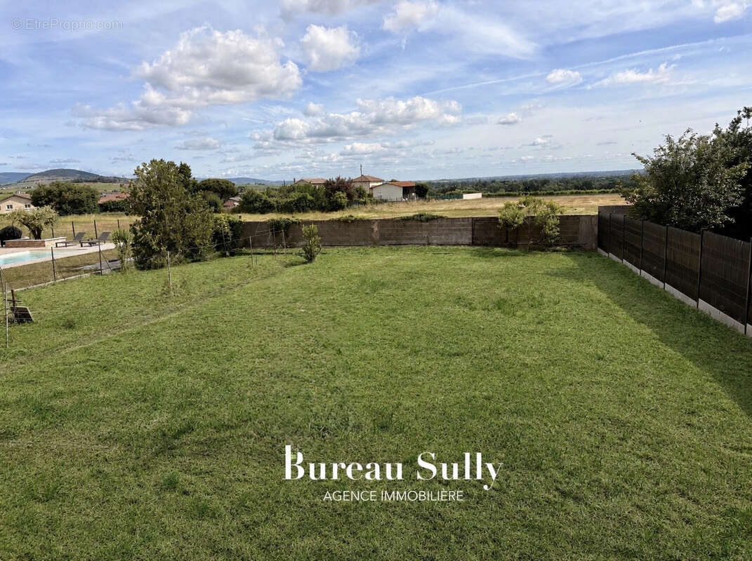 Maison 138 m2  Terrain de 1100 m2 piscinable Blaceret 69460 proche Villefranche sur Saône - photo 12