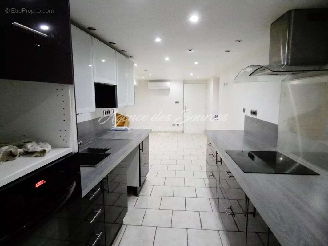 Maison de village + appartement à BRAS - photo 5