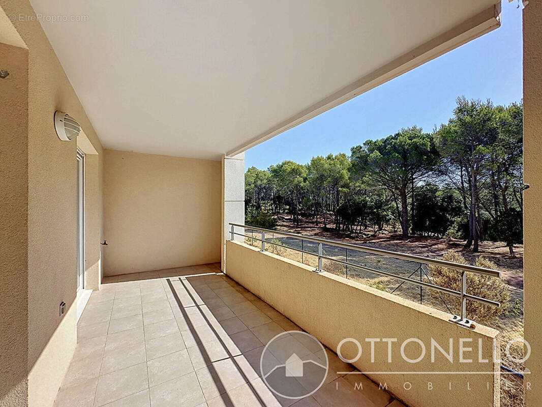 Appartement à ROQUEBRUNE-SUR-ARGENS