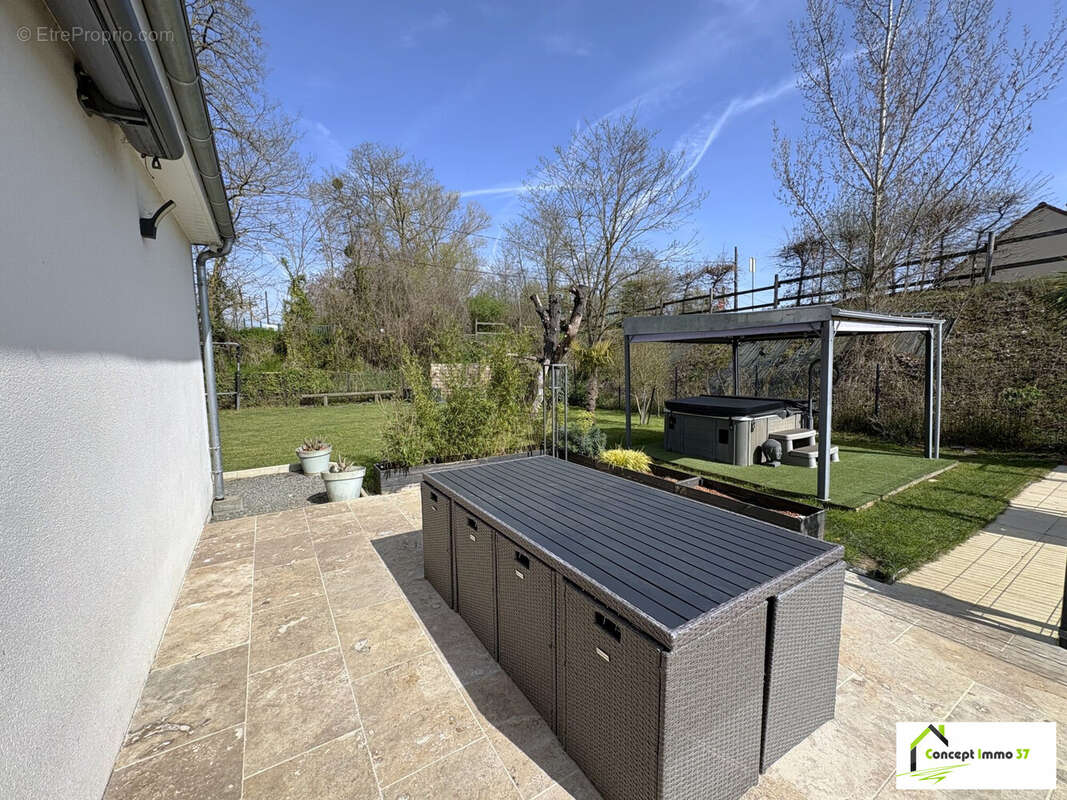 Maison à MONTLOUIS-SUR-LOIRE