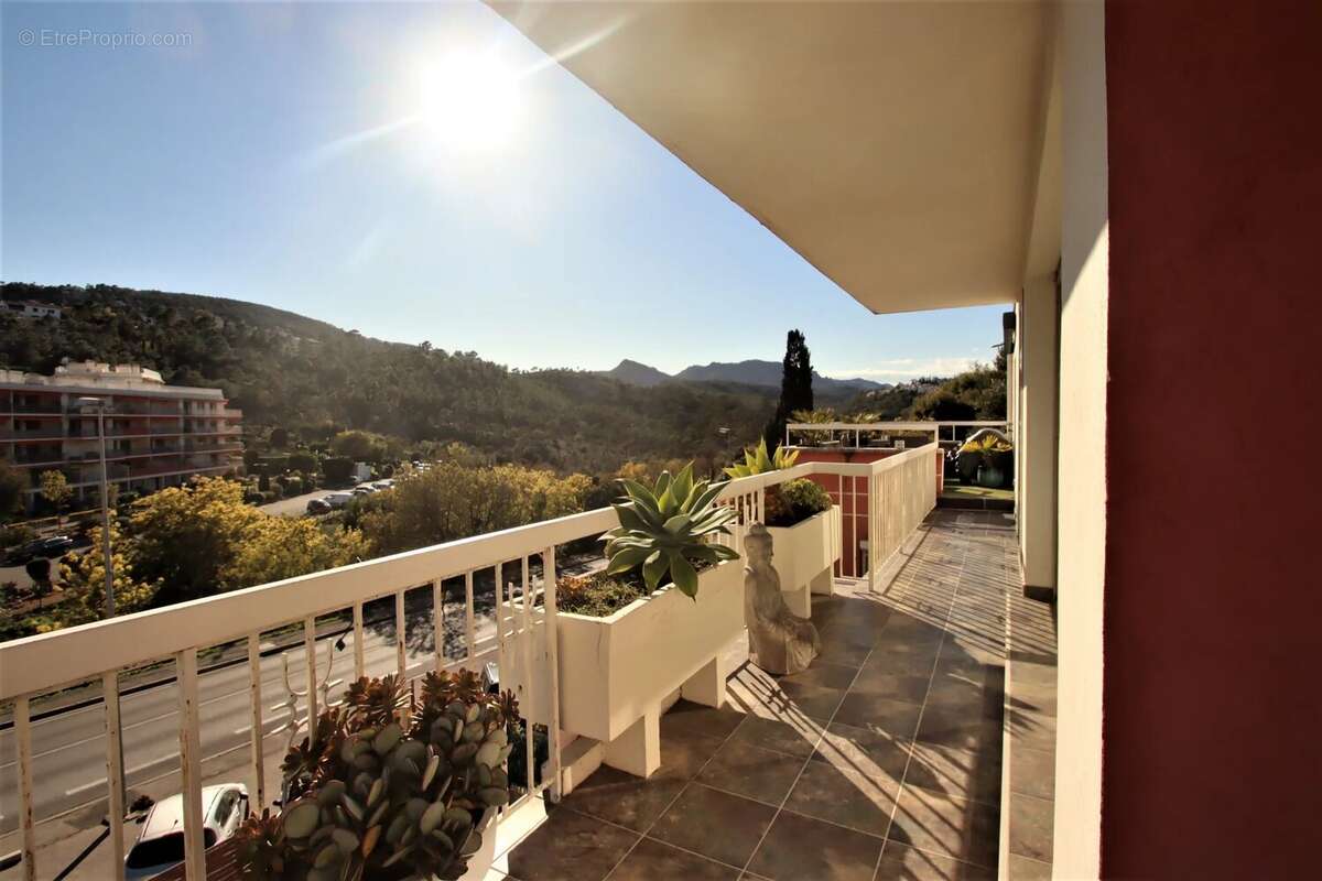 Appartement à MANDELIEU-LA-NAPOULE