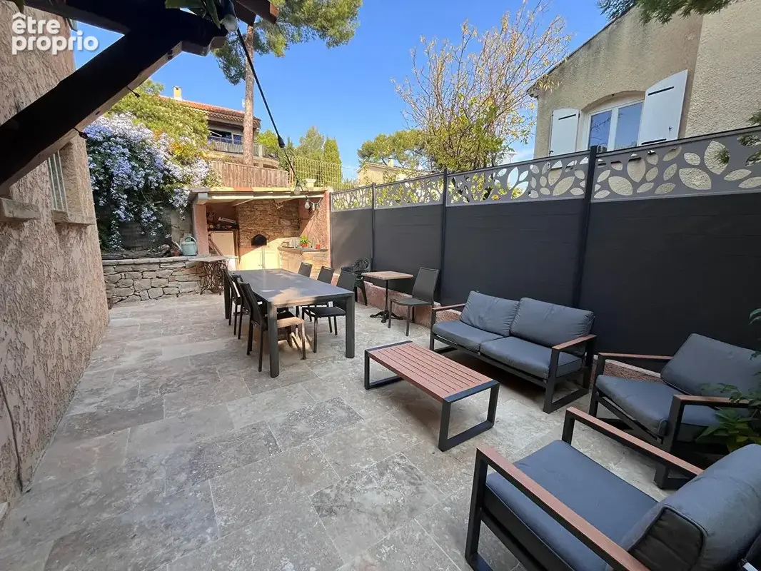 Superbe villa spacieuse , vue mer à La Ciotat - photo 4