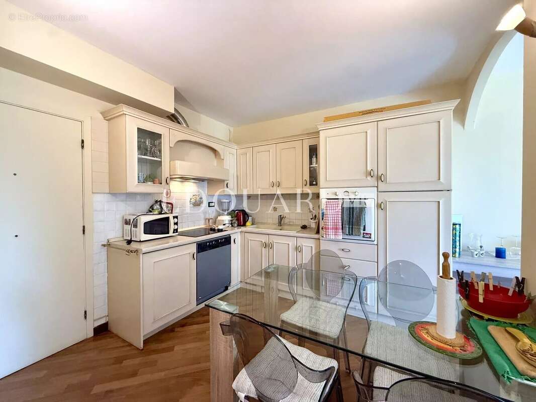 Appartement à ROQUEBRUNE-CAP-MARTIN