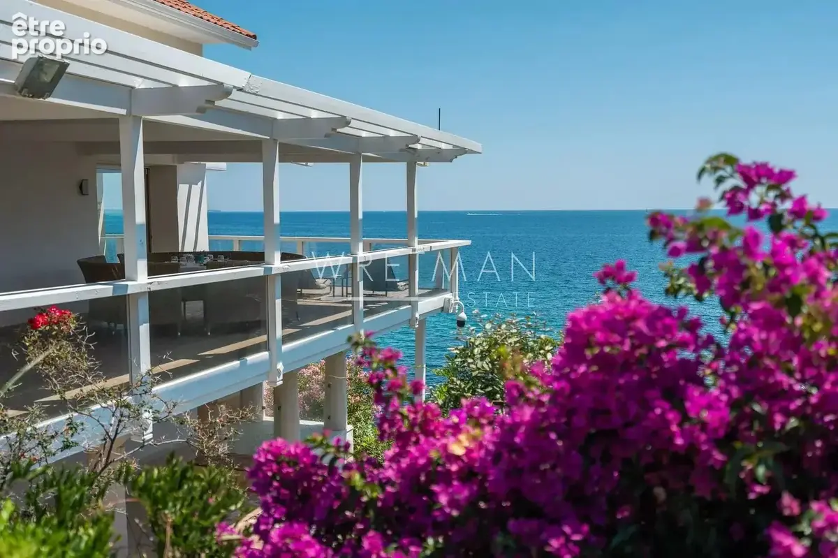 Vente par enchère privée : Domaine d'exception en bord de mer avec garage à bateau - photo 3