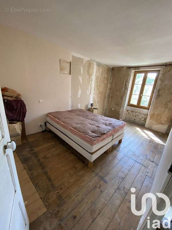 Maison 90 m² à Saint-Quentin-La-Chabanne  - photo 9