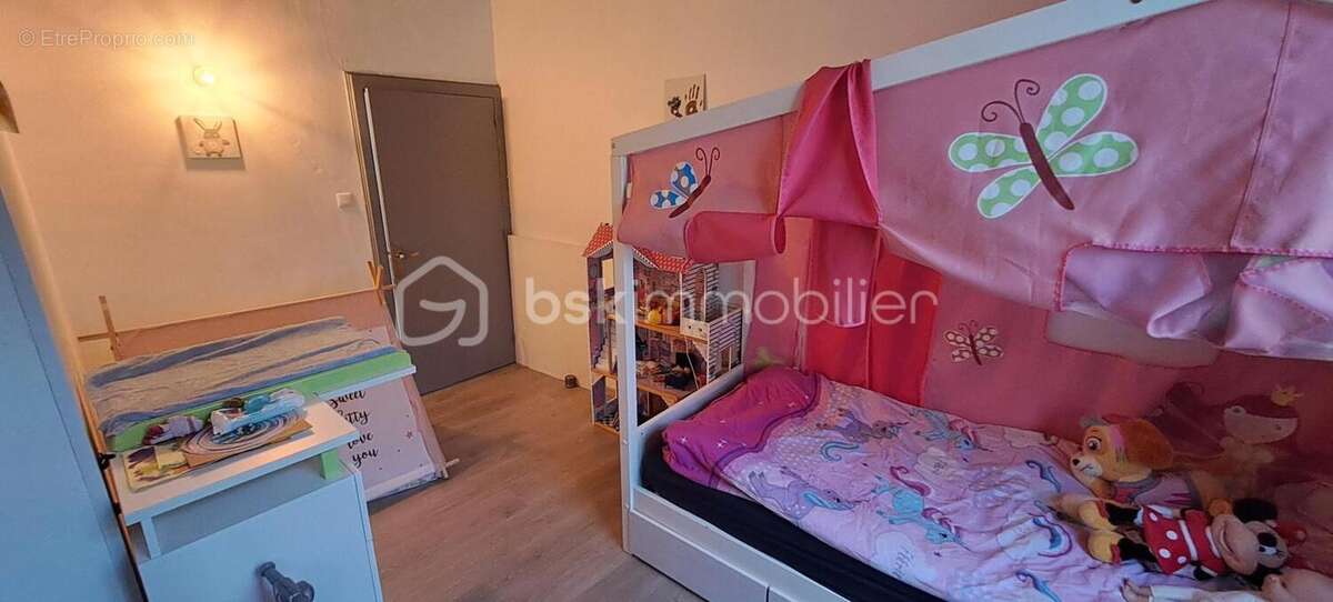Appartement à UCHAUD