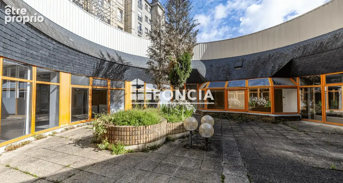 Caen centre – local commercial de 463 m² avec espace extérieur privatif - photo 6