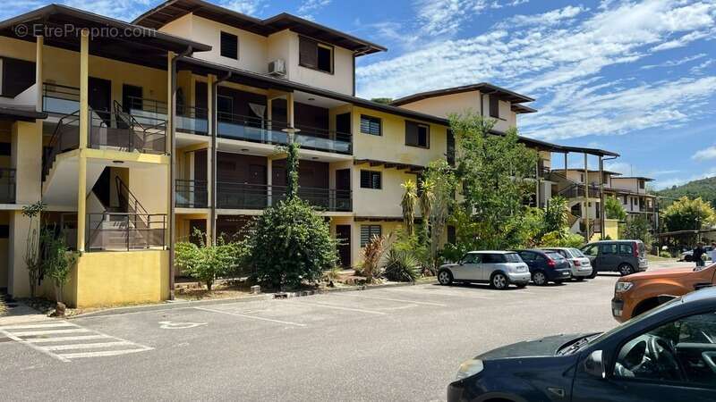 Appartement à REMIRE-MONTJOLY