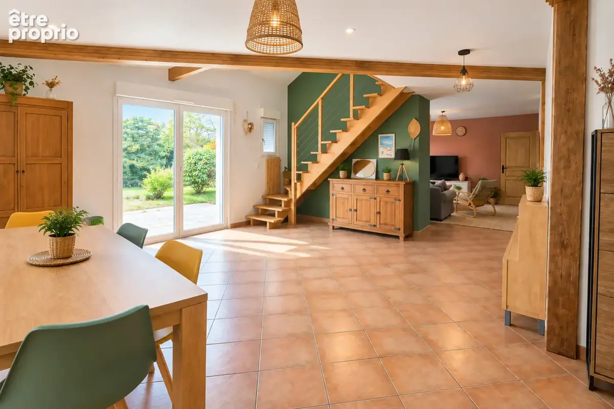 Maison familiale de 137 m² 7 pièces à Cossé le vivien (53) - photo 2