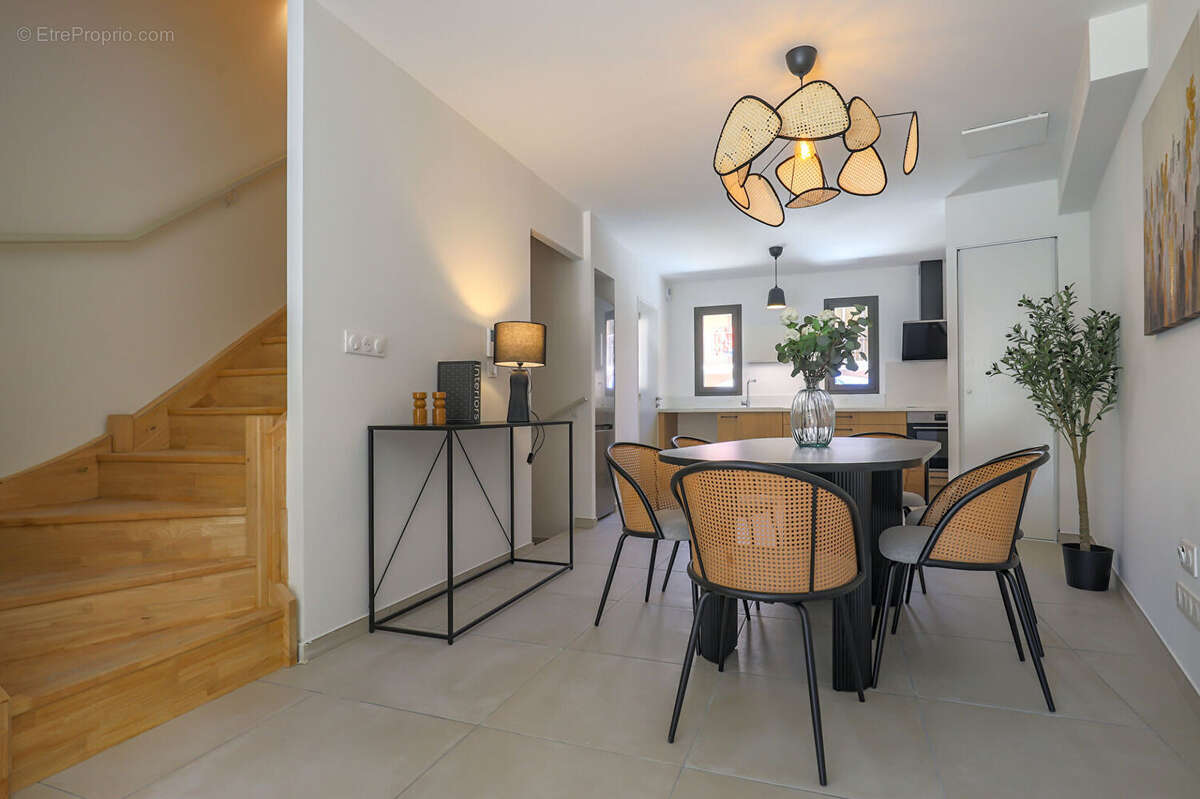 Maison de ville 4 pièces 90 m² avec jardin / terrasse / garage double ! COLLIOURE - photo 5