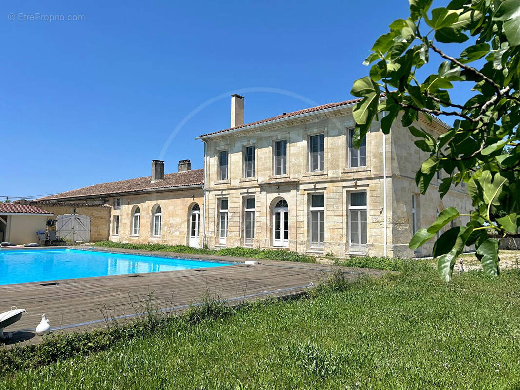 Maison à SAINT-EMILION