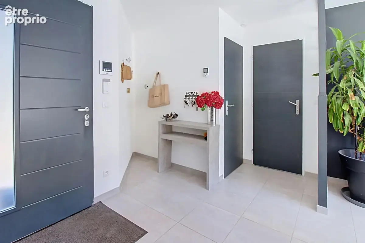 A VENDRE en EXCLUSIVITÉ à VIDAUBAN Maison contemporaine de 138m²  5 chambres  GARAGE  sur 1400m2 de terrain - photo 15