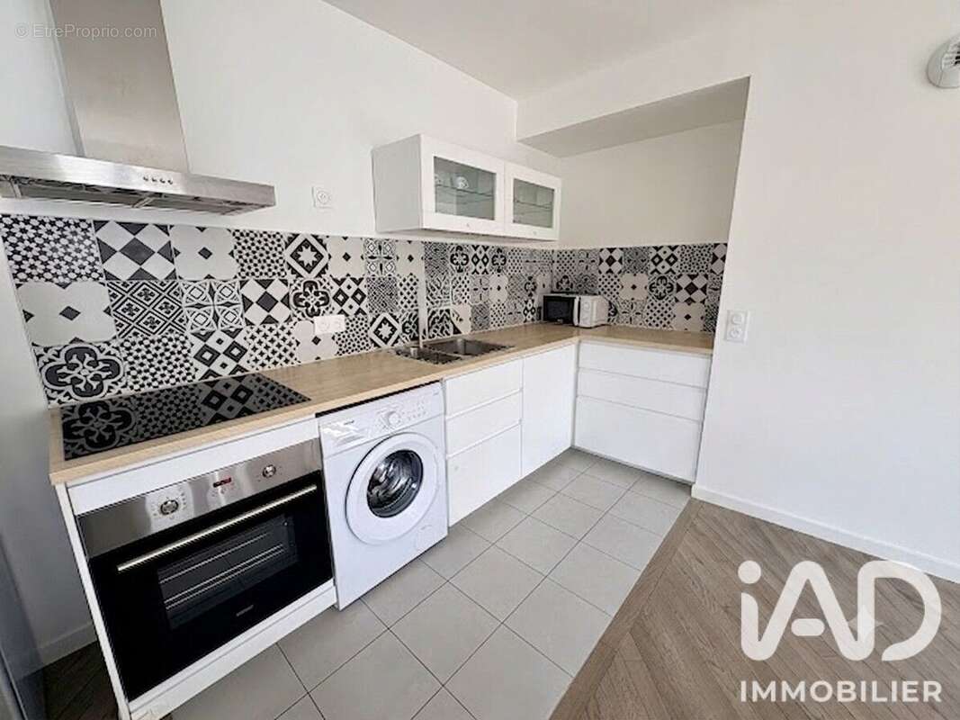 Appartement 58 m² à Romainville  - photo 2
