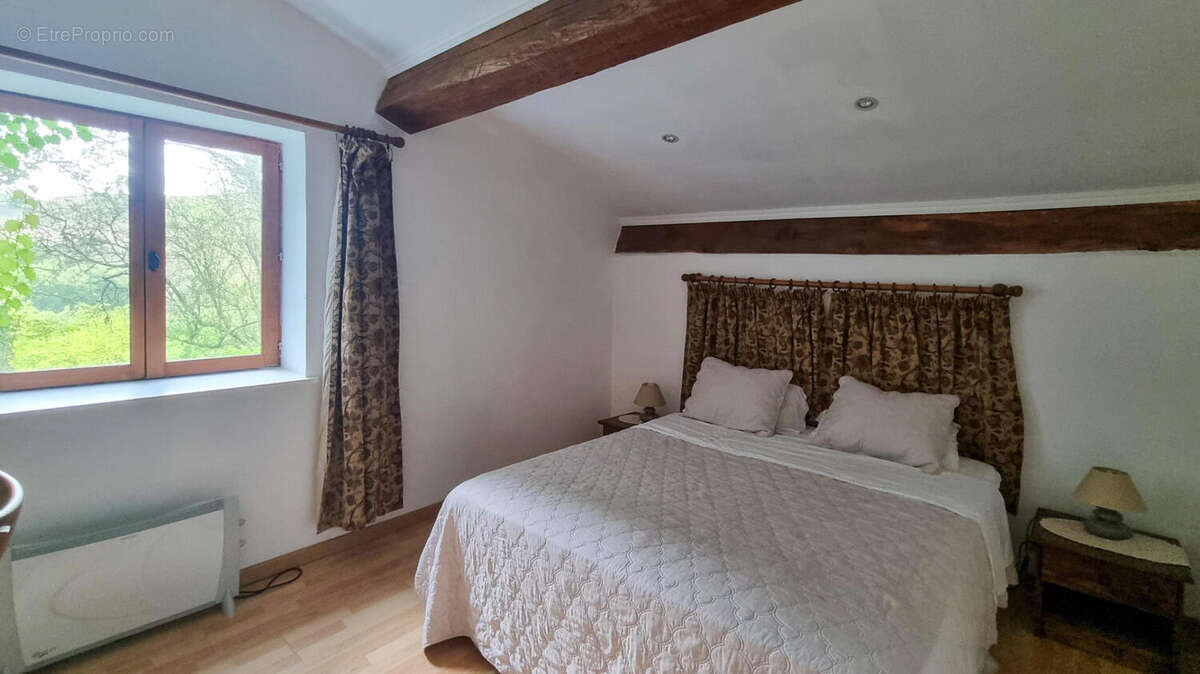 chambre - Maison à PEYREFITTE-DU-RAZES