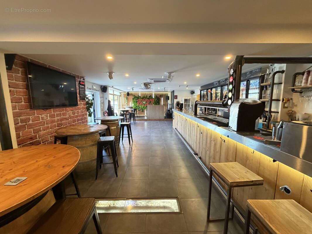 Commerce à SIX-FOURS-LES-PLAGES