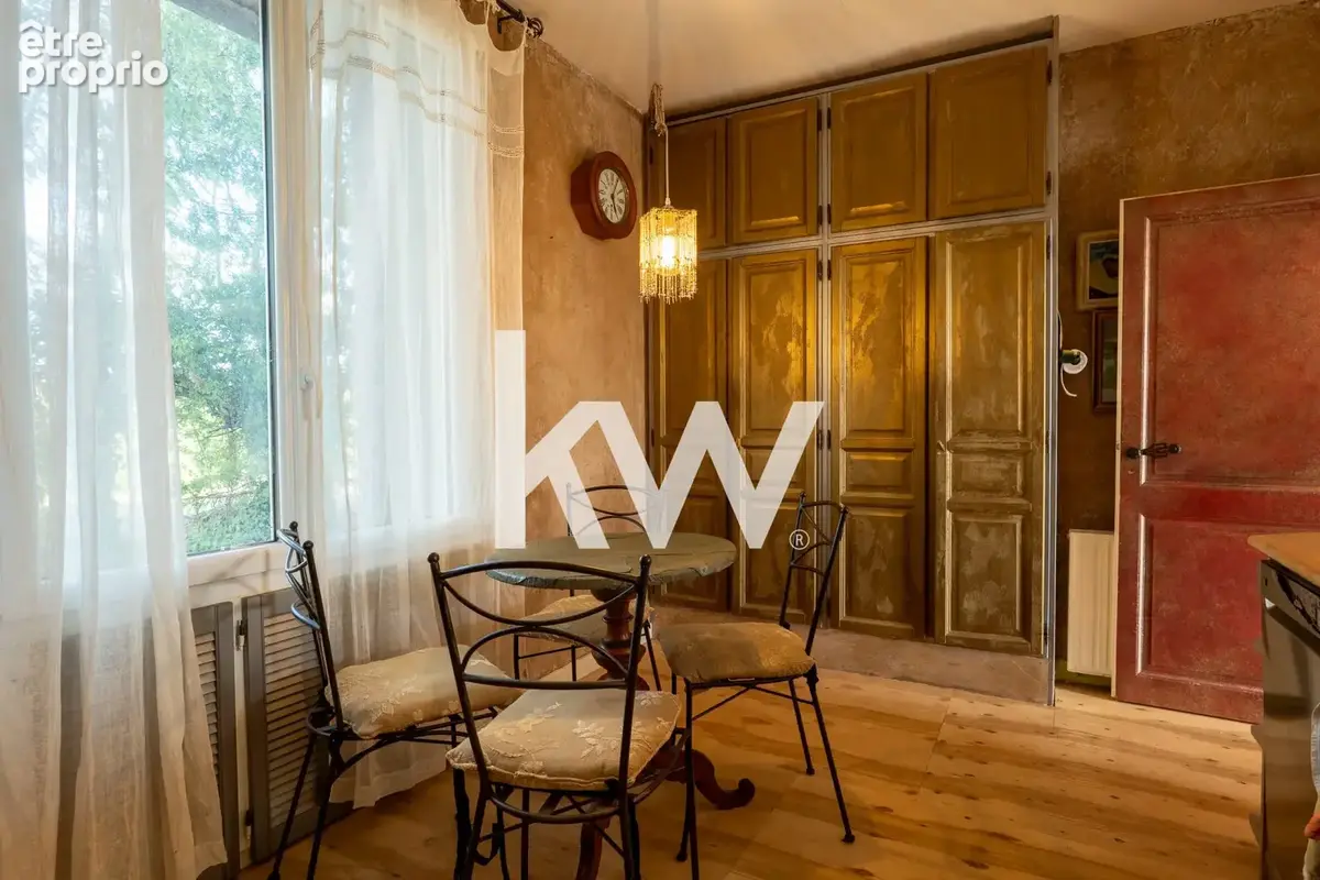 Maison 7 pièces 320 m² à vendre à Roche-La-Moliere (42230) - photo 4