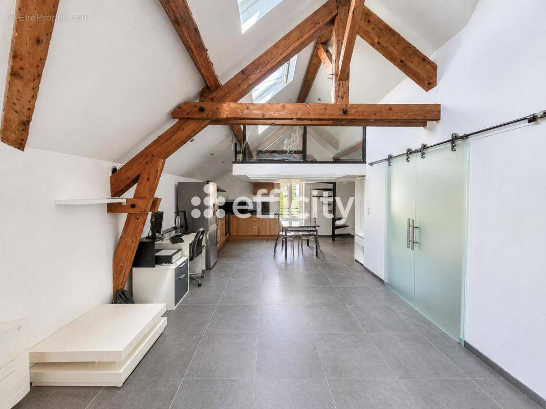 Appartement à CHARBONNIERES-LES-BAINS