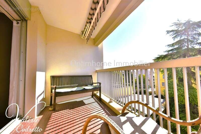 Appartement traversant 87 m² avec terrasse plein sud, parking et 2 caves – Hyères Centre 83400 - photo 11