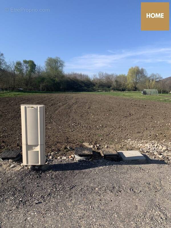 Terrain à MALZEVILLE