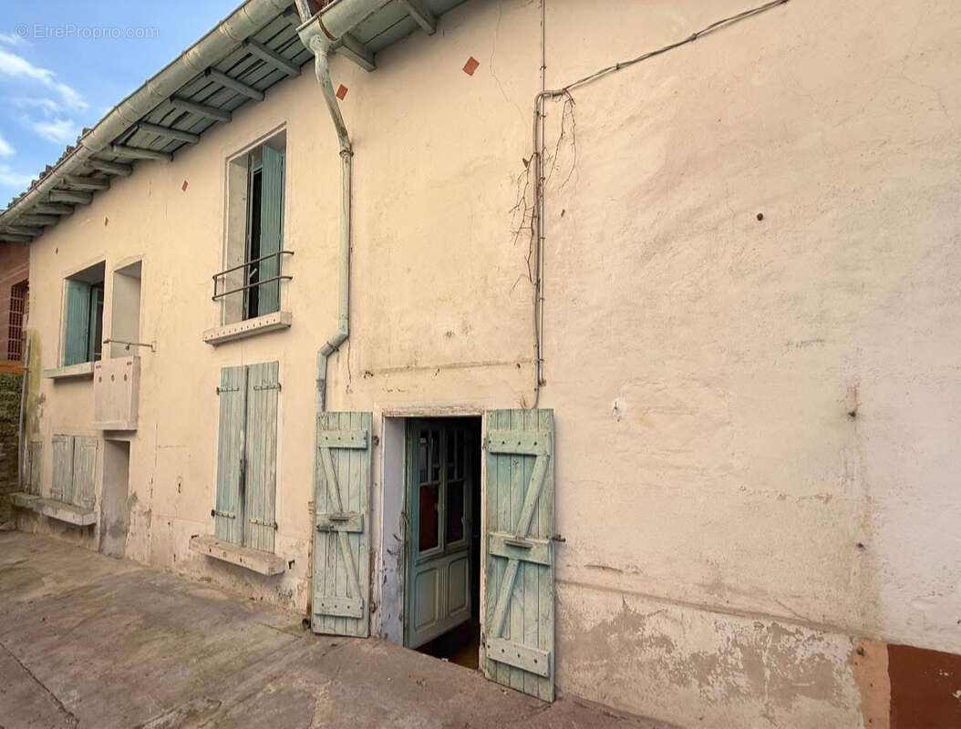 Maison à NEGREPELISSE