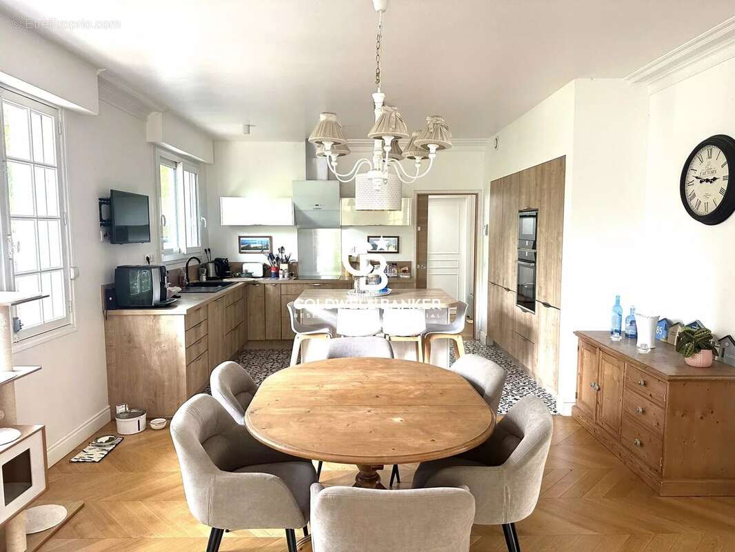 Maison bourgeoise  250 M2 quartier Charmettes - photo 15