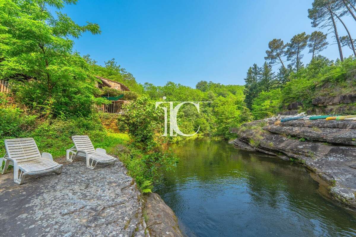 Moulin du xviiieme 324m² habitables 5,7ha de terrain - photo 6