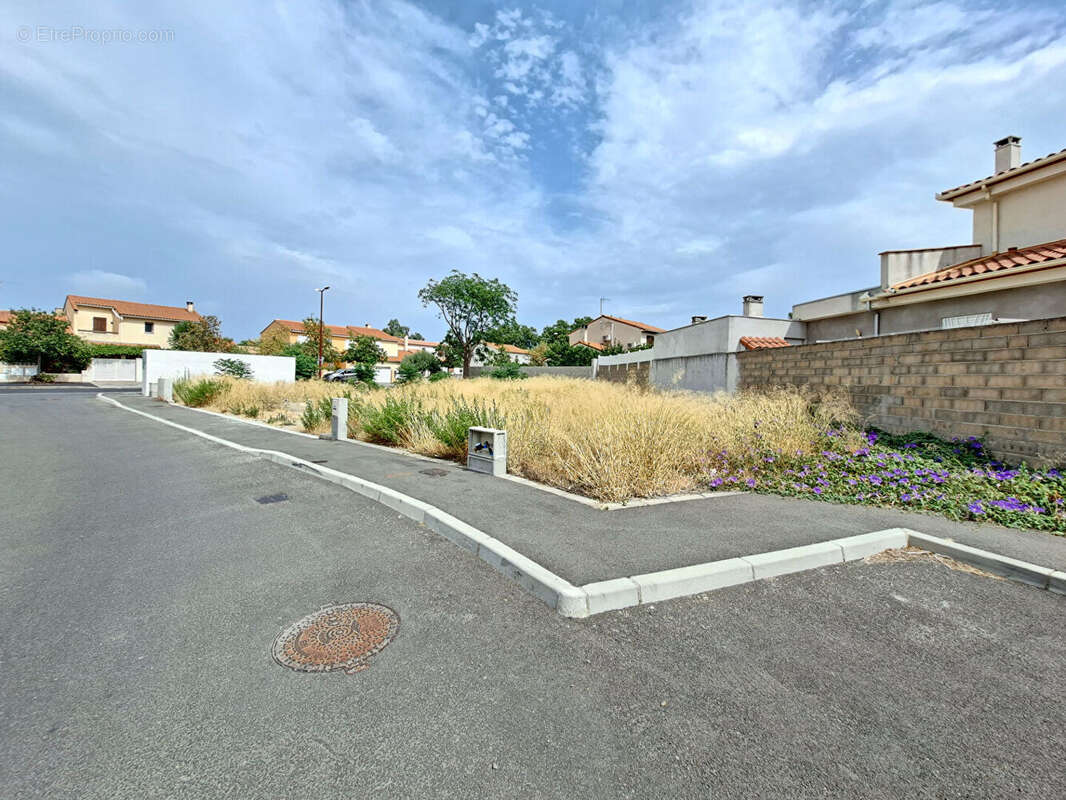 Perpignan Terrain constructible 3 faces de 327m2 - photo 2