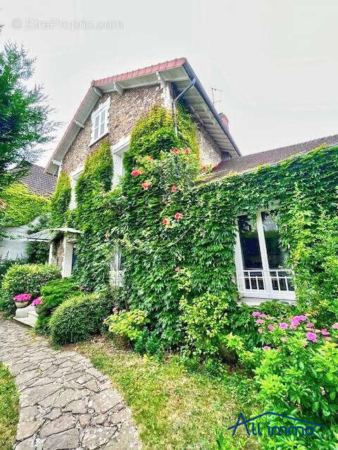 Maison à SUCY-EN-BRIE