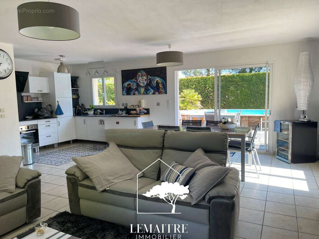 Maison à LES MATHES