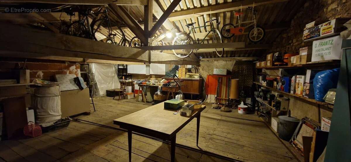 Maison de caractère avec grande grange/garage et plus de 1600m2 de terrain attenant - photo 44