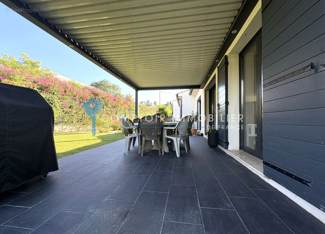 DEPT-30-A VENDRE-MEYNES Bel ensemble immobilier composé de deux villa de plain pied sur 1300m2 de terrain - photo 5