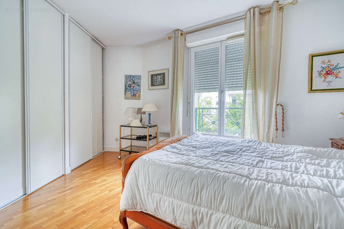 Appartement à LE PLESSIS-ROBINSON