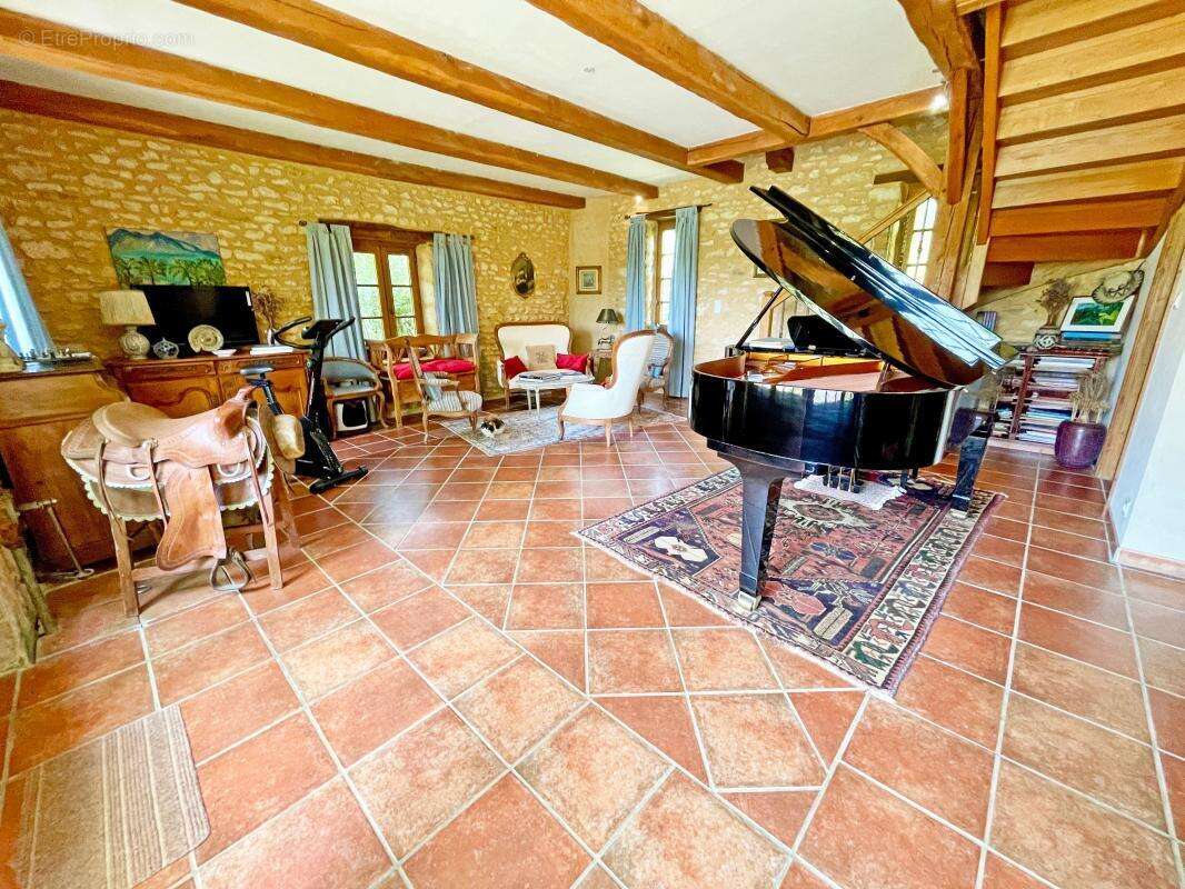 Maison à MAUZENS-ET-MIREMONT