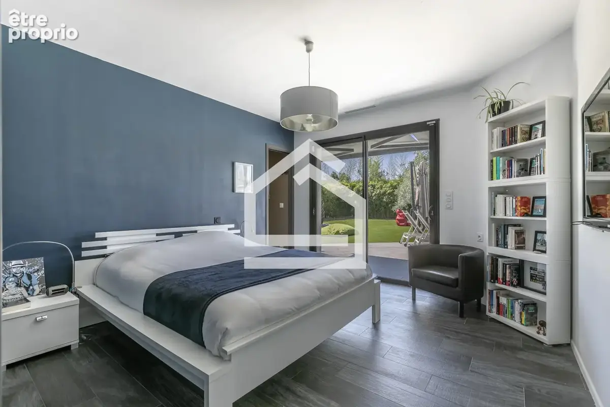 Saint Aubin de Médoc - Villa d'exception de 230 m2 avec dépendance de 30 m2, piscine et garage - photo 19