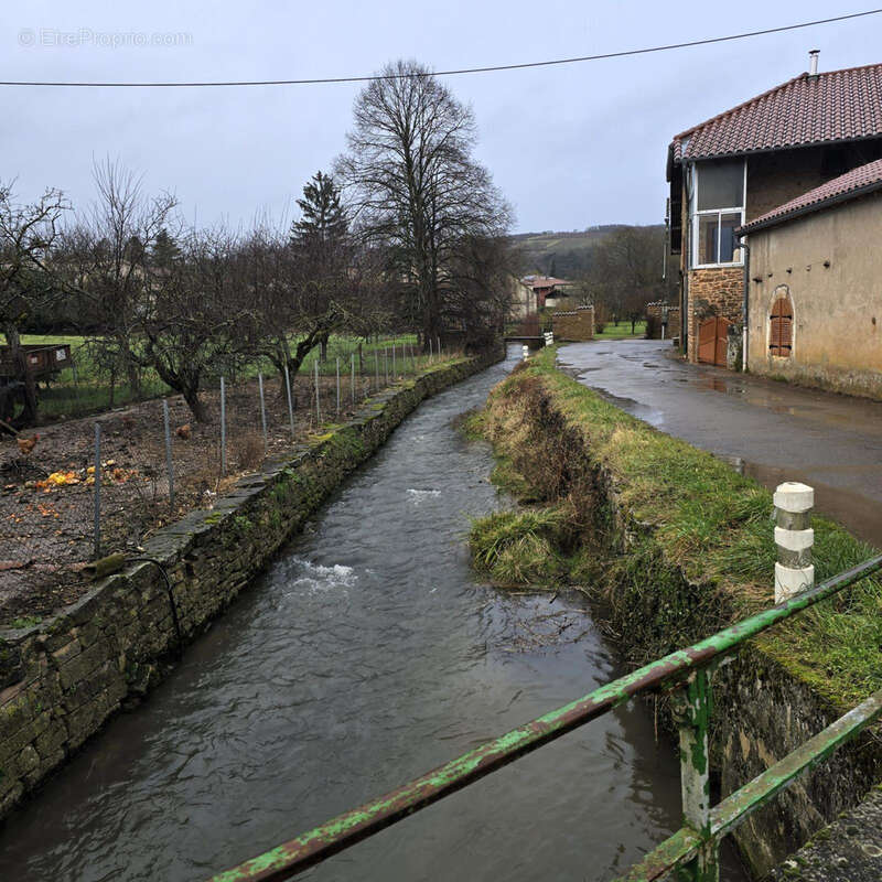 Une maison familiale aux beaux volumes, au cœur d’un village bourguignon - photo 7