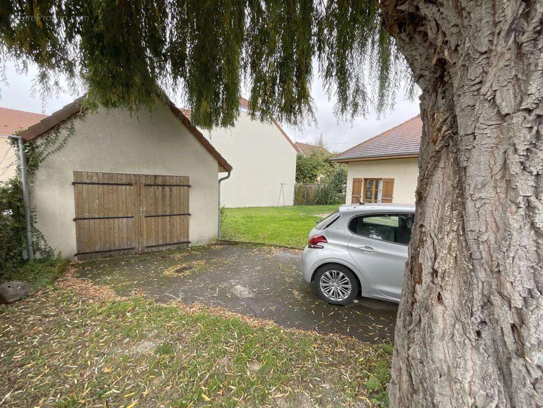 Maison à LES NOES-PRES-TROYES
