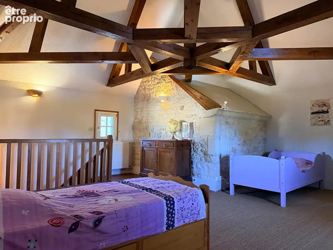 Opportunité, charmante Longère entièrement rénovée de 276 m² avec piscine, rare .... - photo 9