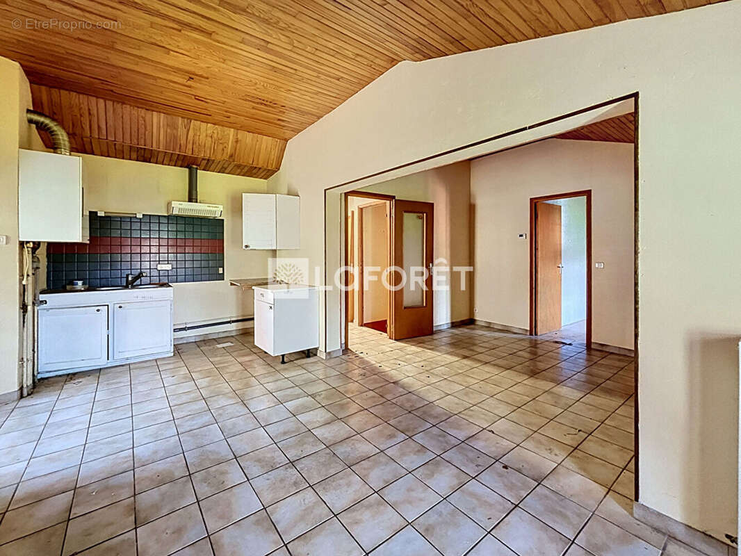 Appartement à POLIGNAC