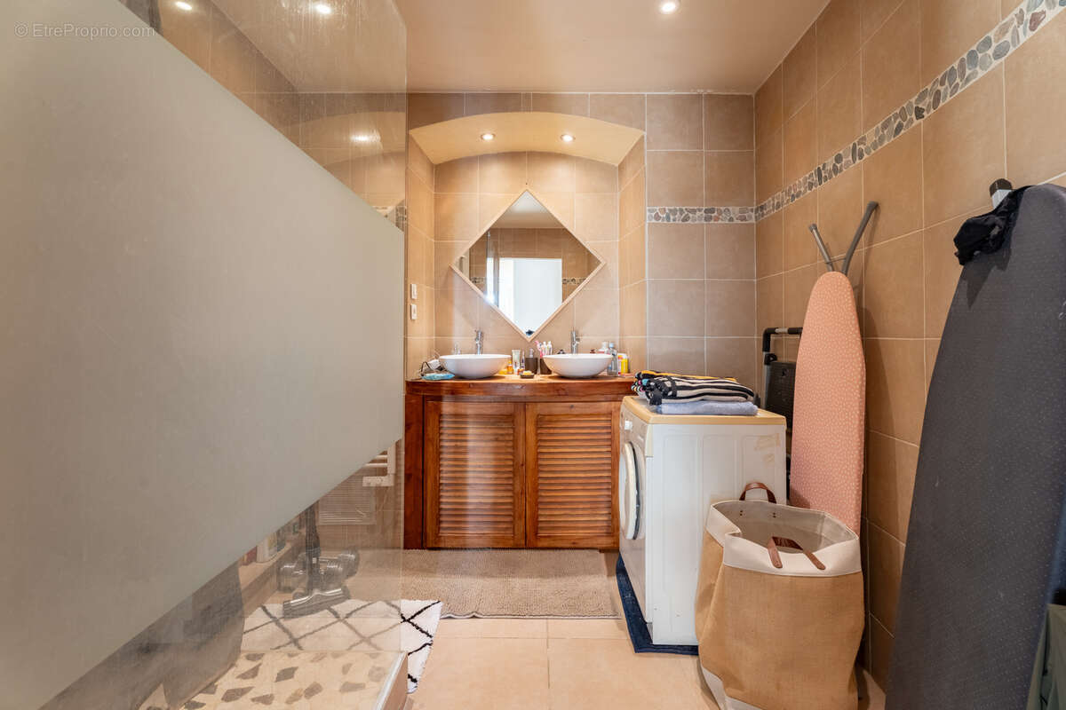 Autre à MARSEILLE-13E