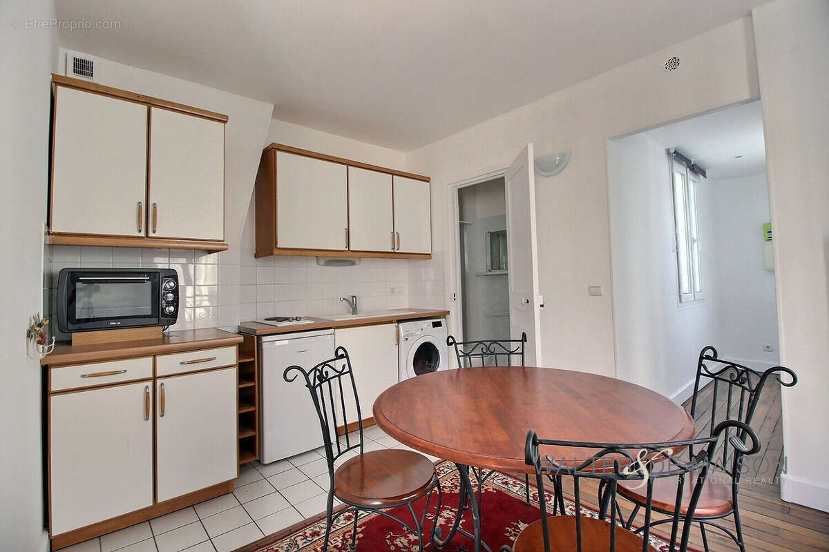 Appartement à PARIS-17E