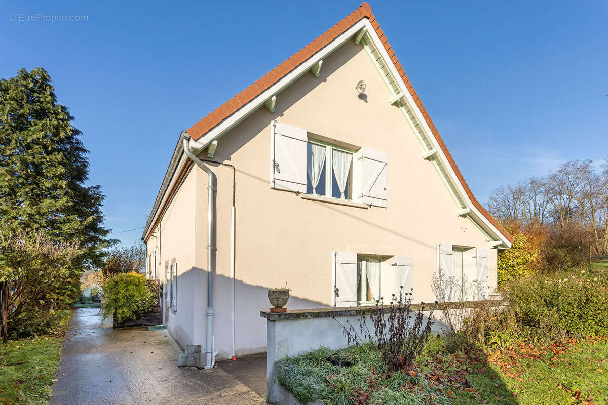 Maison à LAPEYROUSE