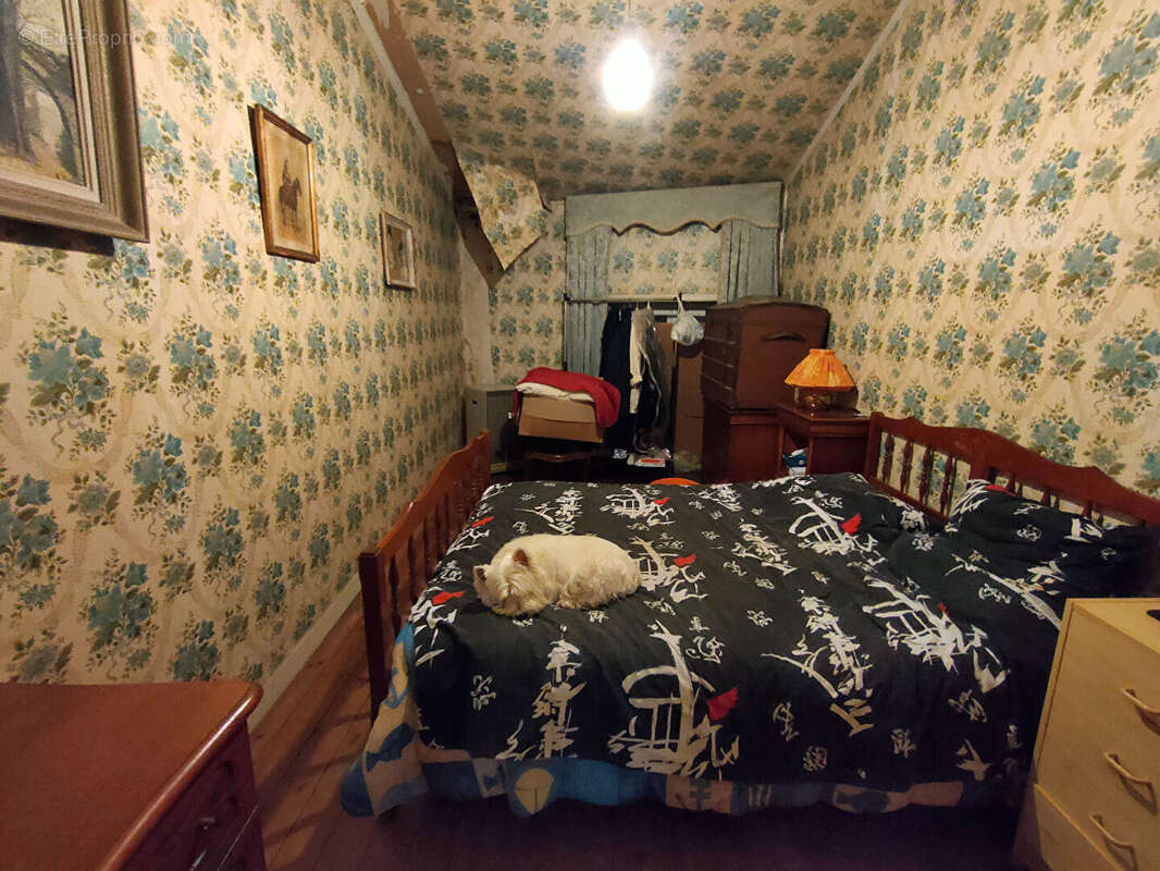 Maison à JAVERLHAC-ET-LA-CHAPELLE-SAINT-ROBERT