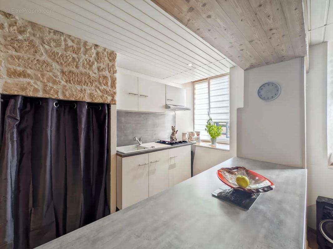 Maison à PERRIERS-EN-BEAUFICEL