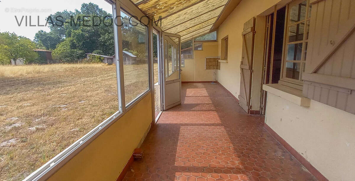Maison à VENDAYS-MONTALIVET