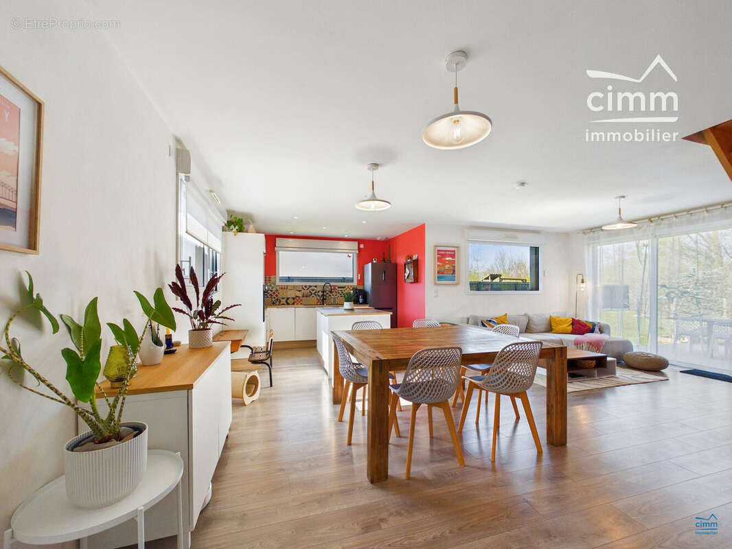 Maison à LONGUE-JUMELLES