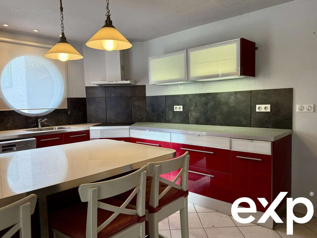 Maison à L'ISLE-SUR-LA-SORGUE