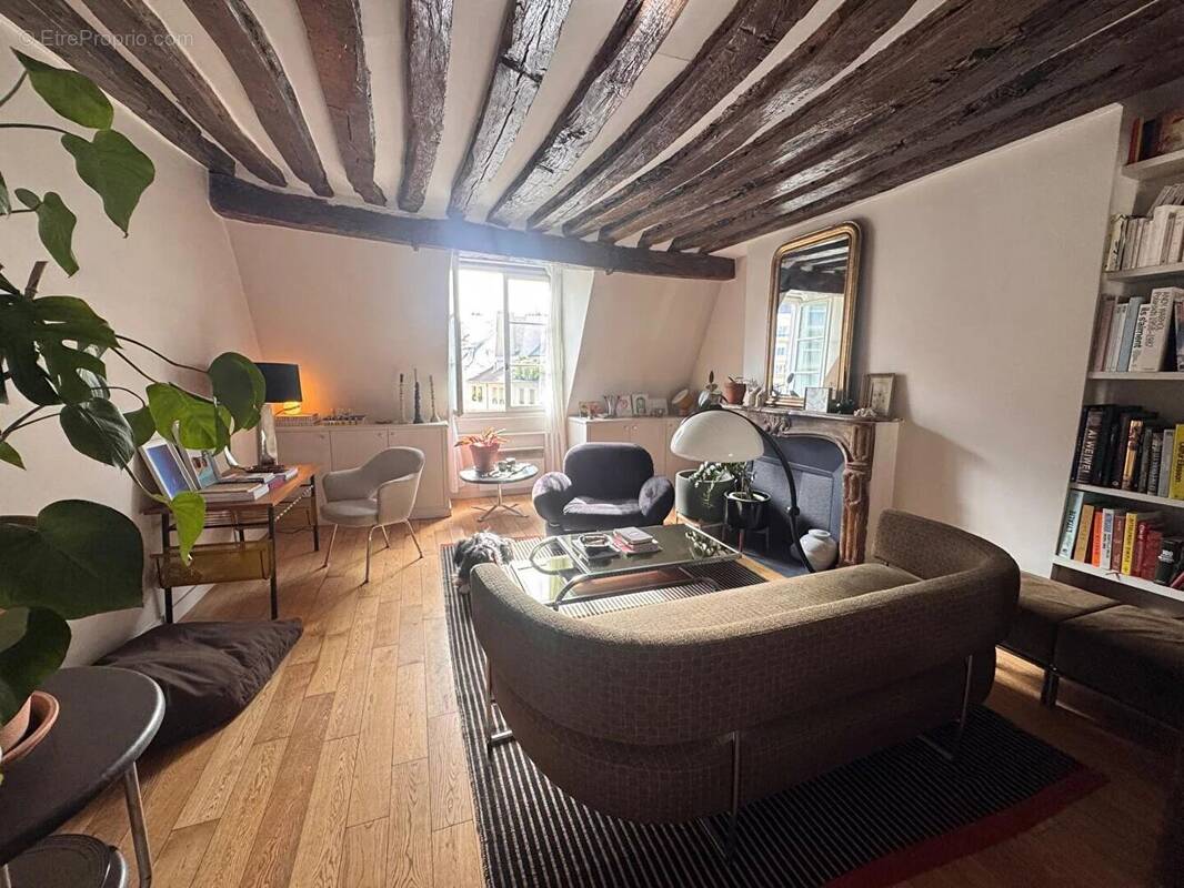 Appartement à PARIS-2E