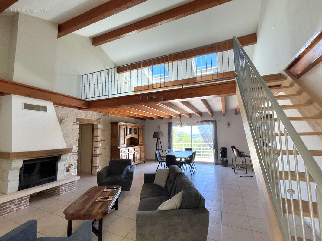 Maison avec piscine et vue exceptionnelle sur la campagne - photo 12