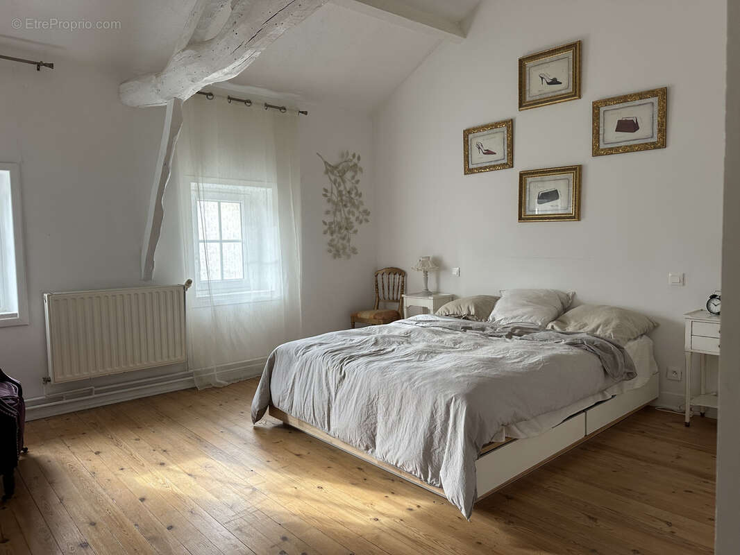 Maison de caractère au cœur de la campagne charentaise. - photo 12